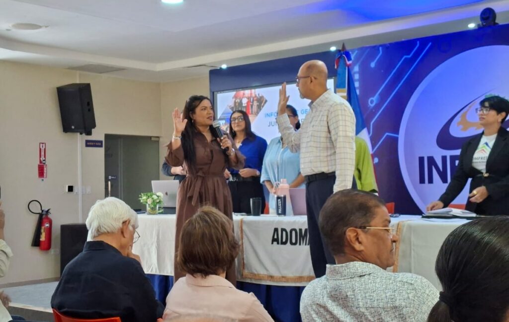 3. Tony Arias Gil Toma Juramento Como Director De Asuntos Institucionales De Adompretur