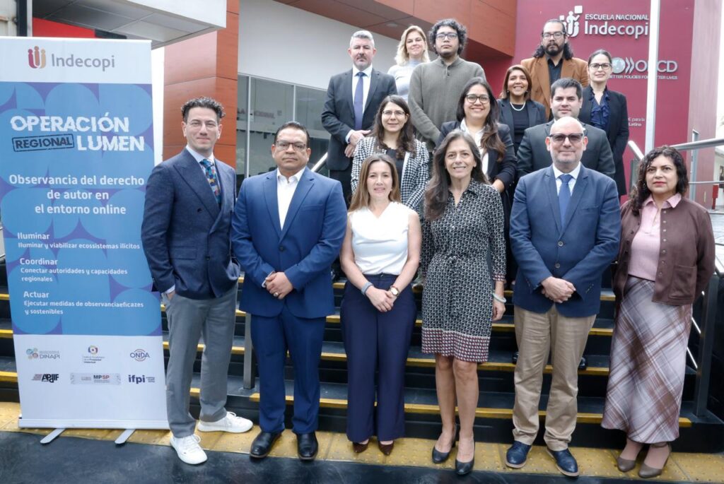 Delegaciones De Los Cinco Pais Participantes En Lumen Celebrado En Peru
