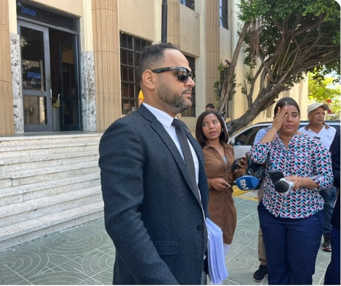 Foto El Abogado Querellante Licenciado Eduardo Alciague Ofrece Declaraciones A Los Periodistas