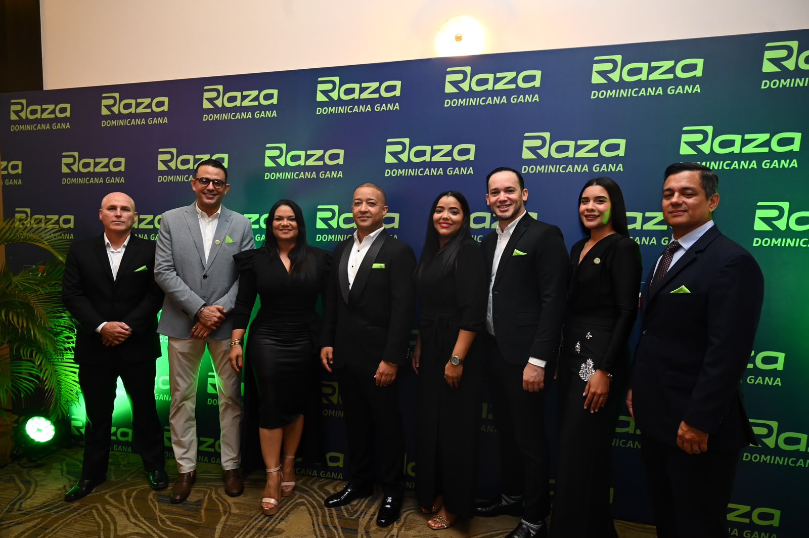 Luis Felipe Cornejo Edgardo Paredes Sarah Hernandez Aldrin Paredes Yohanna Familias Benjamin Oller Rosa Sosto Y Eddy Guevara