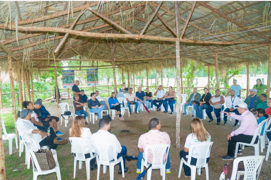Foto 1 BONAO. Asistentes A La Novena Asamblea Del Comite Directivo De La XXXI Feria Ecoturistica Y De Produccion