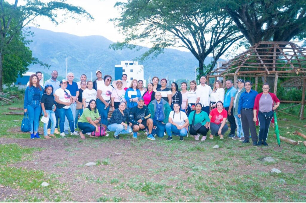 Foto 2 BONAO. Participantes De Diferentes Entidades Que Participan En La Organizacion De La XXXI Feria Ecoturistica Y De Produccion En Este Municipio