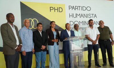 Foto El Abogado Bunel Ramirez Meran Habla En La Rueda De Prensa En La Sede Del PHD